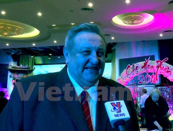 Předseda ČVS Marcel Winter dává rozhovor vietnamské televizi 5.2.2016 v Praze
